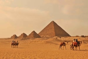 Cairo: Pyramids, Egyptian Museum and Citadel Tour with Lunch