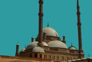 القاهرة: مغامرة الأهرامات والمتحف والقلعة