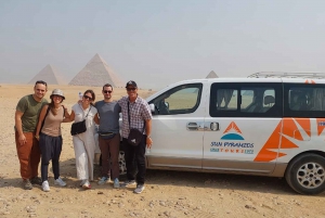 Cairo: Pyramids & Museum Private Tour with Airport Transfer