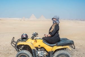 Kairo: Fyrhjulingsäventyr vid pyramiderna och kamelritt (tillval)