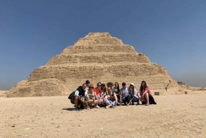 Kairo: Privat tur med lunsj til pyramidene, Sakkara og Memphis