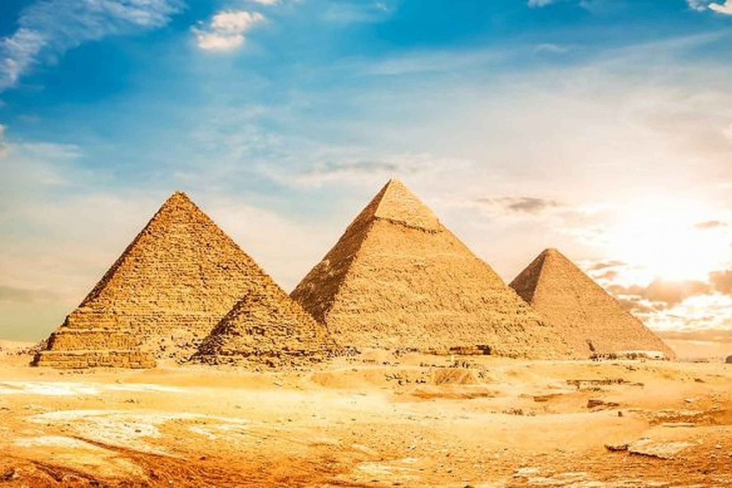 Cairo: Pyramids & Museum Layover Tour with Airport Transfer