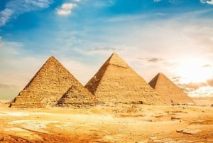 Cairo: Pyramids & Museum Layover Tour with Airport Transfer