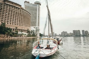 Le Caire : Excursion en felouque au coucher du soleil et visite culinaire avec guide privé