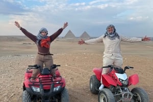 Caïro: Zonsondergang Piramides Quad Biking Avontuur