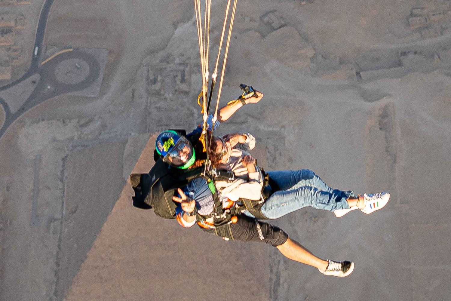 Experimente o paraquedismo sobre as Grandes Pirâmides no Cairo, Egito