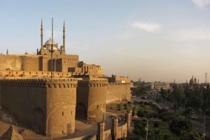 Kairon kiertoajelu Egyptin museoon, linnoitukseen ja Khan Khalili Bazaariin