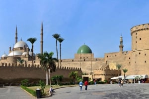 Kairon kiertoajelu Egyptin museoon, linnoitukseen ja Khan Khalili Bazaariin