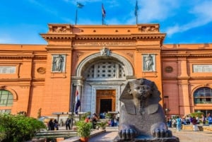 Cairo:tour to pyramids,the Egyptian Museum, &Khan El Khalili