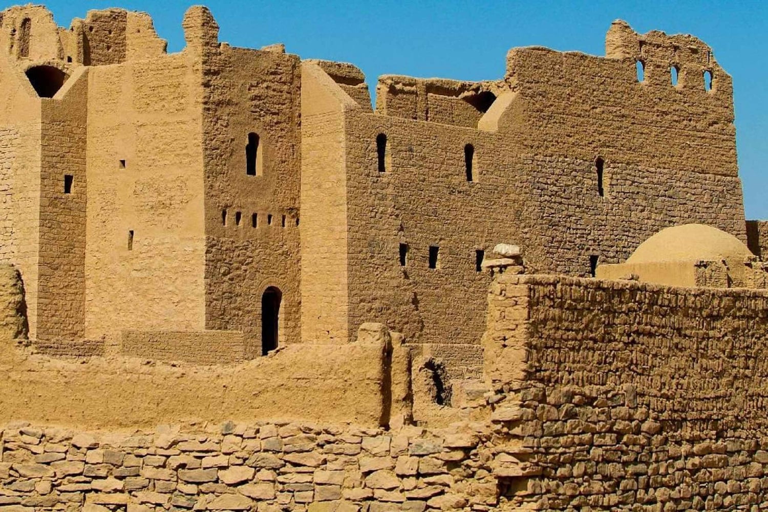 Каир: необычная экскурсия по достопримечательностям с Танисом Бубастисом и обедом