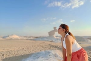 El Desierto Blanco y Oasis de Bahariya Tour Privado de un Día