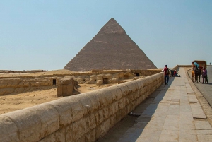 Classic Pyramids Tour from Hurghada by bus