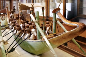 Day-Tour to Giza pyramids plus Egyptian Museum