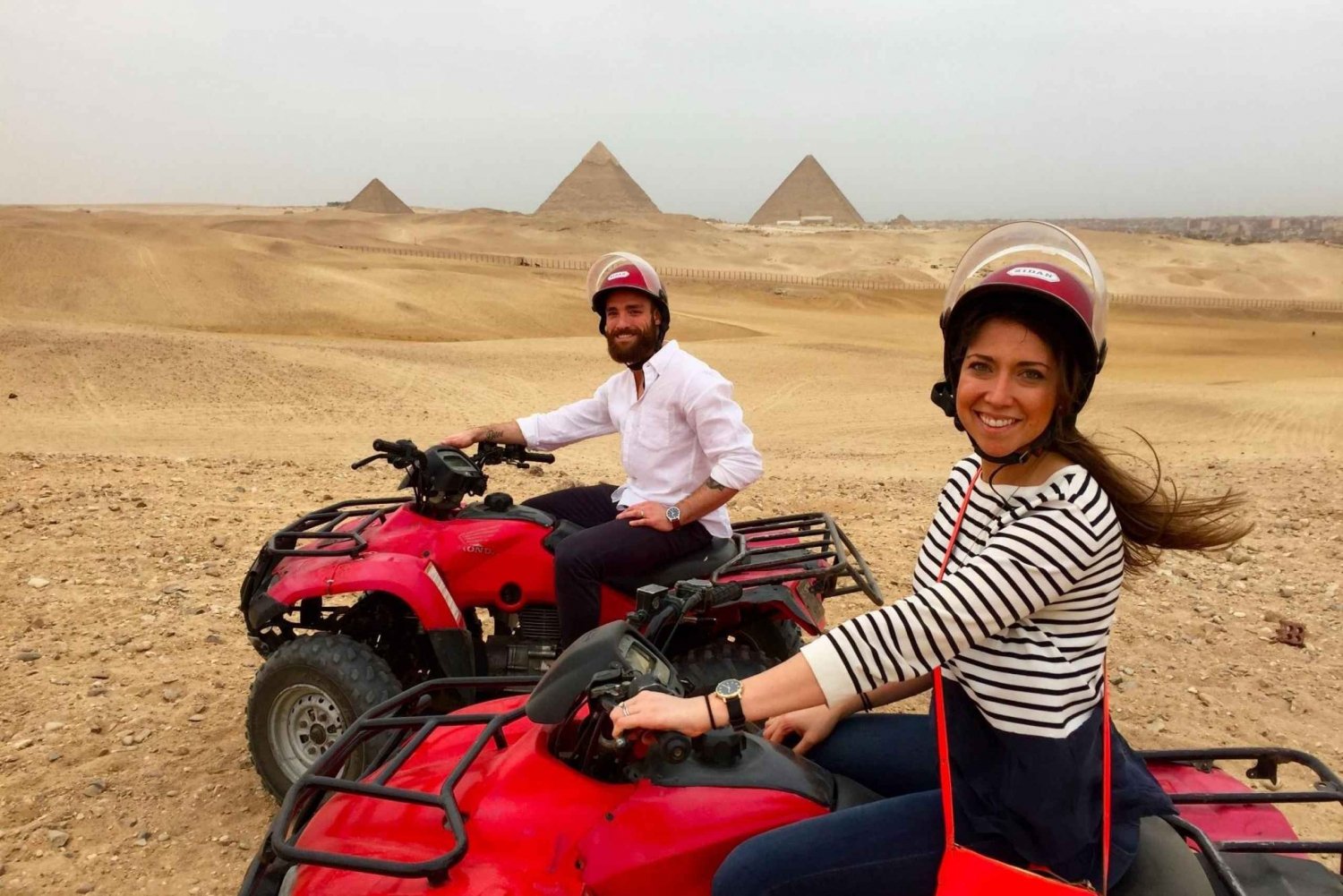 Ørkensafari på quadcykel rundt om pyramiderne