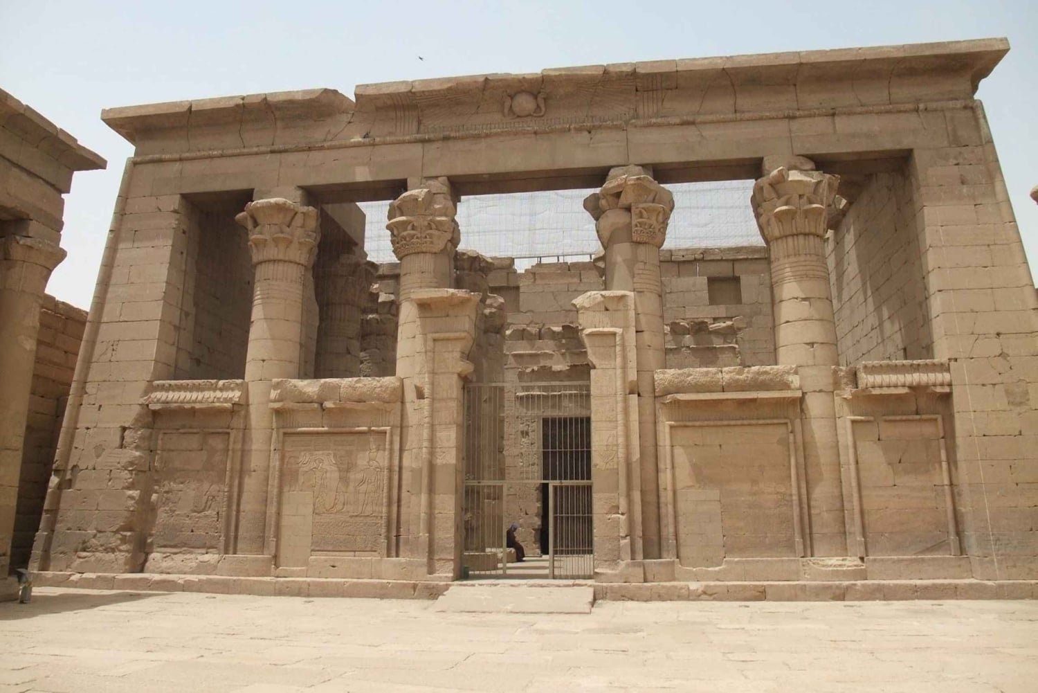 Aproveite sua viagem de 8 dias para o Ano Novo, admirando a beleza do Egito