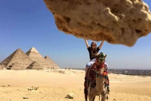 دليلة سياحية إلى أهرامات الجيزة والمتحف المصري والبازار