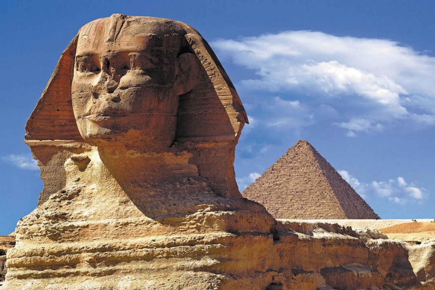 From Hurghada: Cairo Pyramids and Museum Private Day Trip