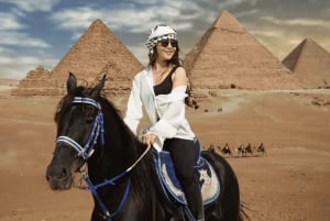 Fra havnen i Alexandria: Tur med overnatning til Cairo og Gizeh-pyramiderne