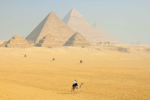 Desde el puerto de Alejandría: 2 días de pirámides, museo y El Cairo islámico.