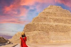 Desde el puerto de Alejandría: 2 días de pirámides, museo y El Cairo islámico.