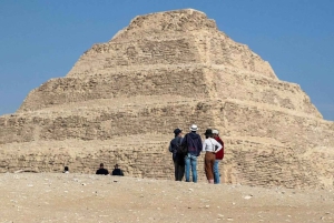 Desde el puerto de Alejandría: 2 días de pirámides, museo y El Cairo islámico.