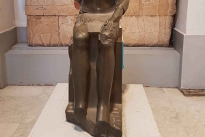 Desde el puerto de Alejandría: 2 días de pirámides, museo y El Cairo islámico.