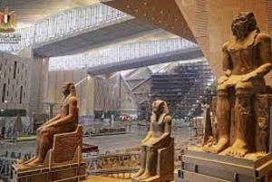 Z portu w Aleksandrii: piramidy i Wielkie Muzeum Egipskie