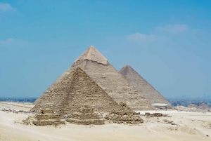 Depuis le port d'Alexandrie : visite des pyramides, de la citadelle et du bazar
