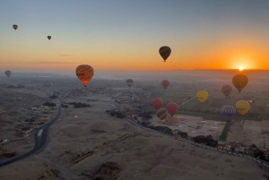 カイロ発：カイロ、ルクソール、アスワンのクルーズ付き 8 日間ツアー