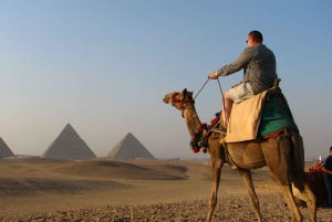 Desde El Cairo: Paseo en camello o a caballo por las pirámides de Guiza