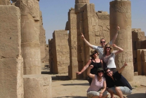 Von Kairo aus: Tagestour nach Luxor mit dem Flugzeug