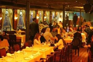 Vanuit Caïro: Dinner Cruise op de Nijl met live entertainment