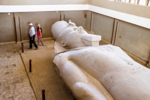 Z Kairu/Gizy: wycieczka 1-dniowa do piramid, Memfis i Sakkary