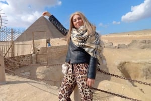 Z Kairu: Piramidy w Gizie - prywatna wycieczka z przesiadką na lotnisku