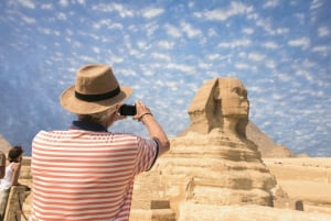 From Cairo: Pyramids of Giza, Sphinx, Saqqara & Memphis Tour