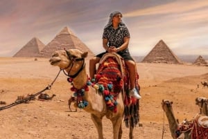 Kairosta: Gizan pyramidikierros kamelilla