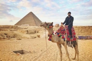 Vanuit Caïro: Piramides van Gizeh per kameel