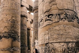 Kairosta: Luxor: Luxor Guided Day Tour with Flight & Entry Ticket (opastettu päiväretki lennon ja pääsylippujen kanssa)