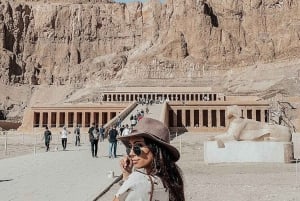 Do Cairo: Excursão guiada de um dia em Luxor com passagem aérea e entrada