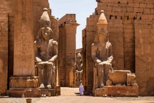 From Cairo: Luxor Guided Tour with Overnight 1st Class Bus