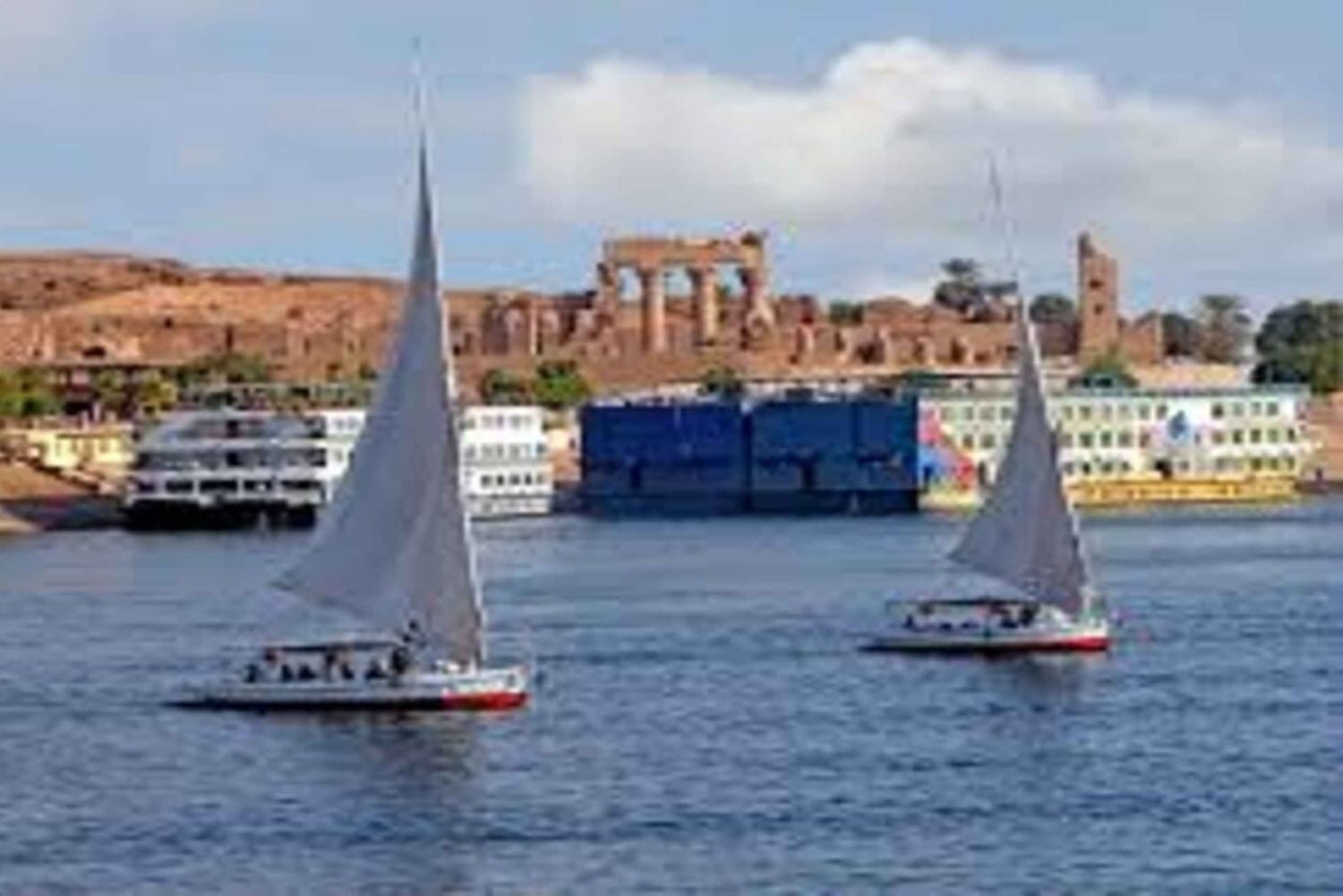 カイロ発：鉄道/ボートで行くピラミッド、ルクソール、アスワン 8 日間ツアー