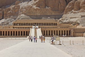 Vanuit Caïro: Dagtrip met een kleine groep naar Luxor met het vliegtuig