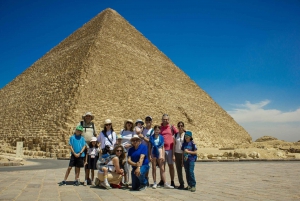 Vom Hafen El Sokhna aus: Pyramide von Gizeh und Nationalmuseum