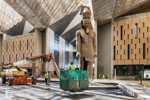 Dal porto di El Sokhna: tour di un giorno alle Piramidi e al Grand Museum