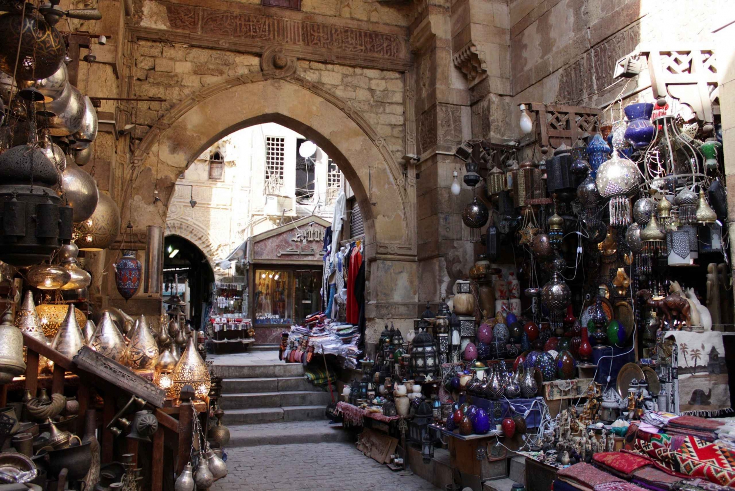 Vanuit de haven van El Sokhna: Tour naar piramides, citadel en bazaar