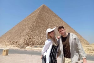 Desde Giza y El Cairo: Pirámides, Sakkara y Dahshur Tour privado