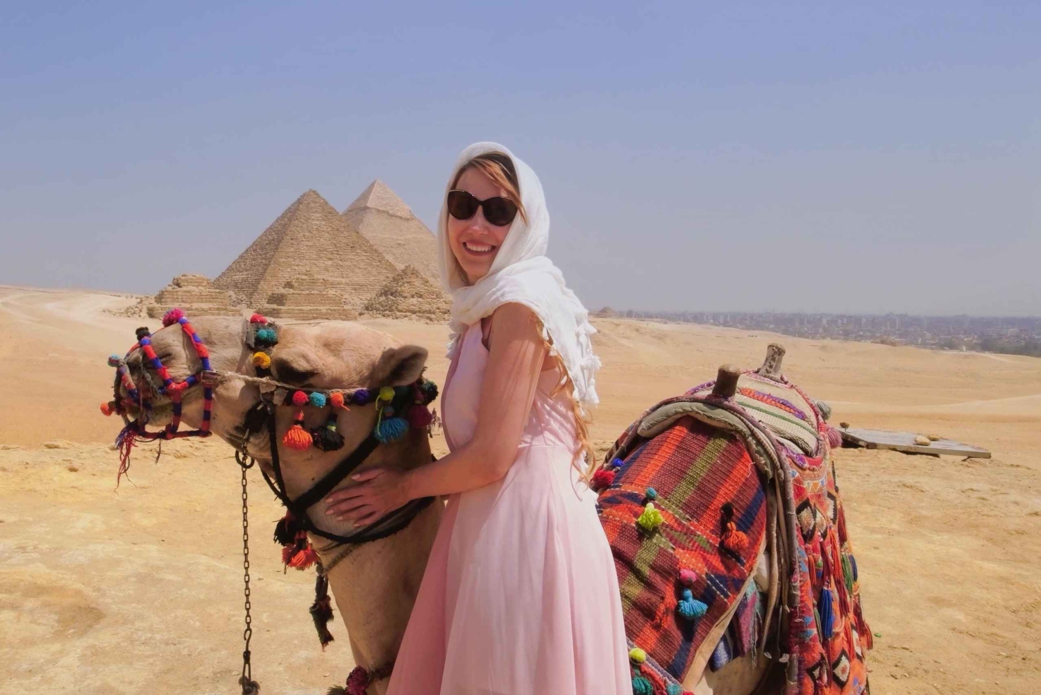 Desde Hurgada: El Cairo de noche con pirámides, museo y Nilo