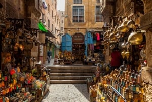 From Hurghada: Cairo, Pyramids, Museum Day Trip