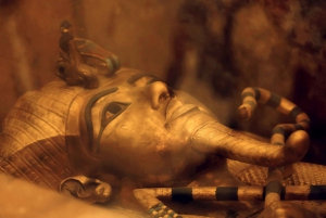 Hurghada: Cairo and Giza Highlights Tour with BBQ Lunch