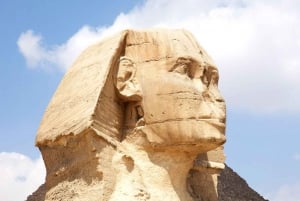 From Hurghada: Giza Pyramids & Egyptian Museum tour by Bus